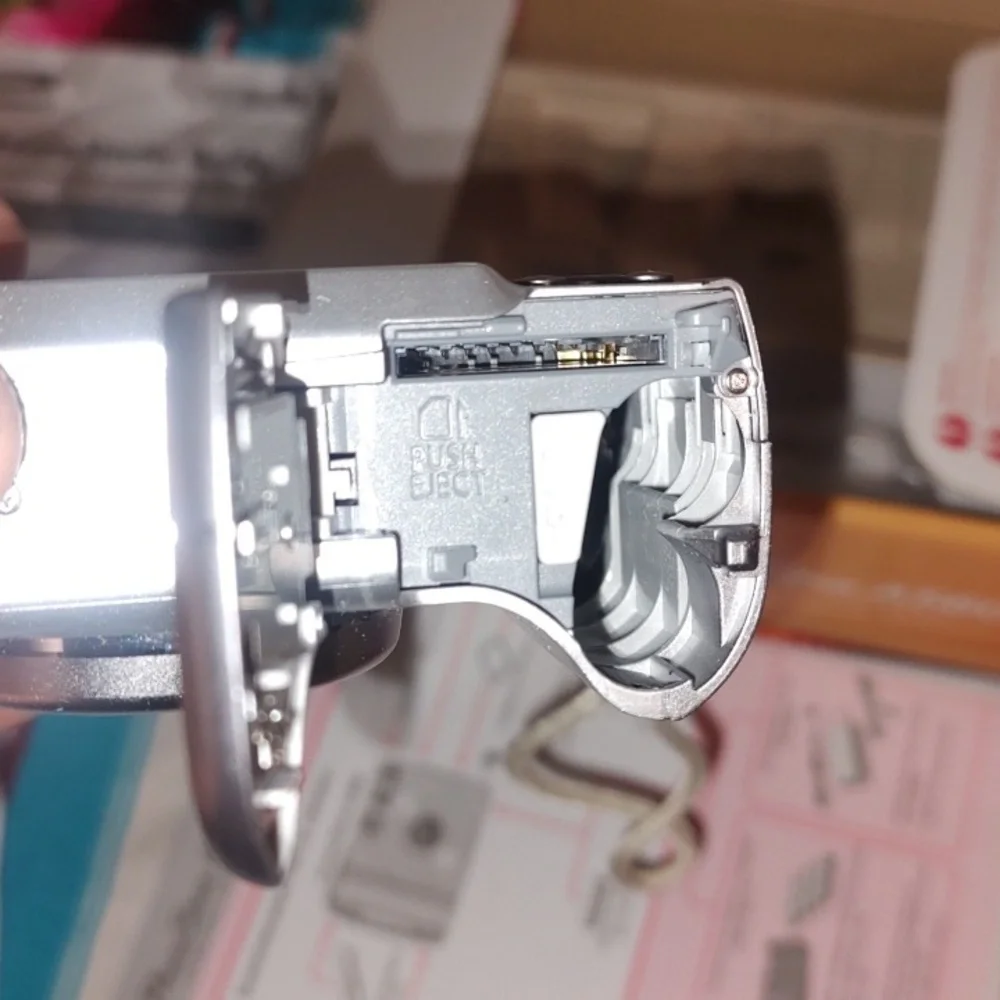 Canon PowerShot A560 7.1MP Silver Digital Camera Manuals Disc Tested Working